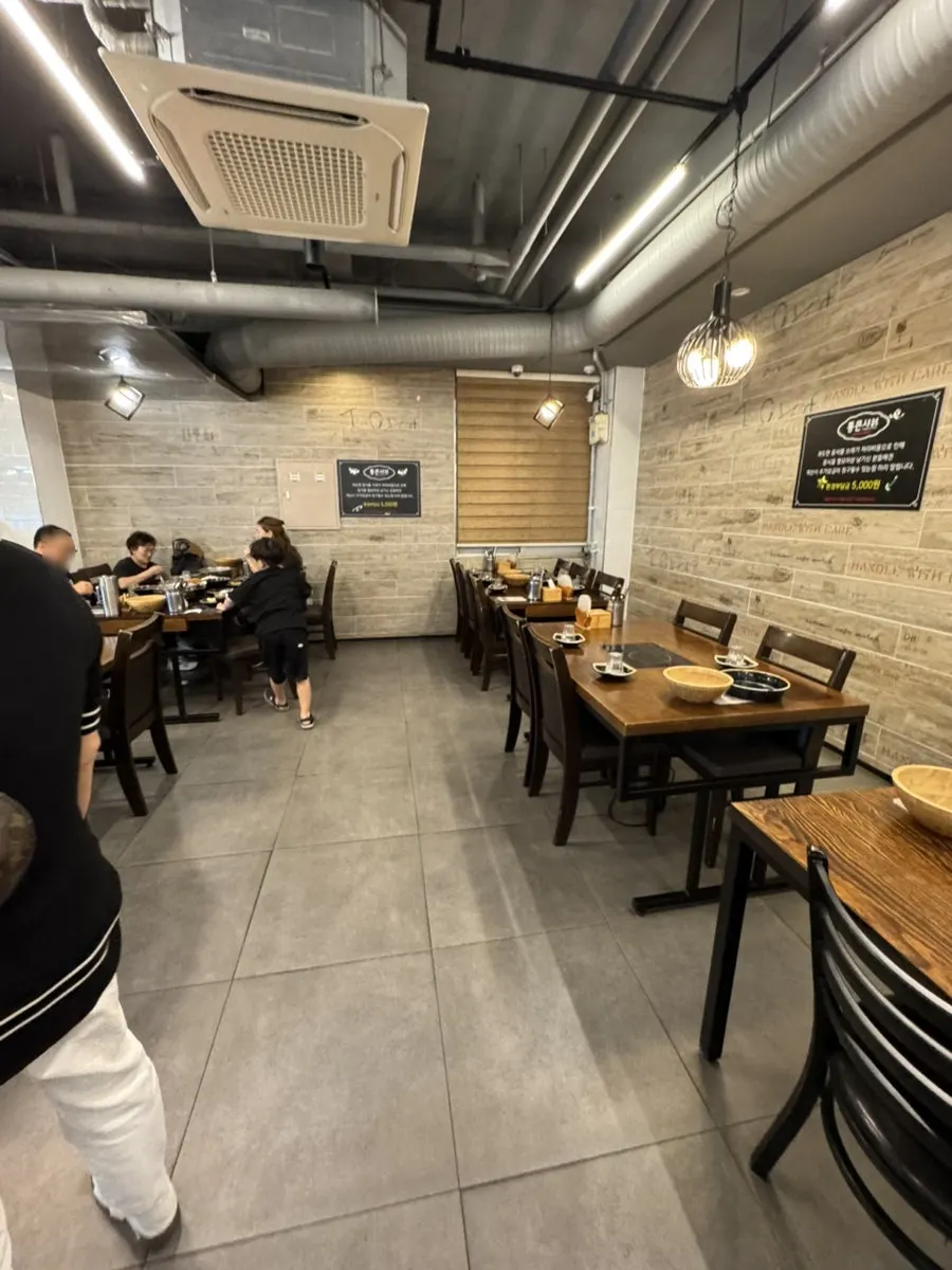 통큰샤브 여수점 매장 내부 전경