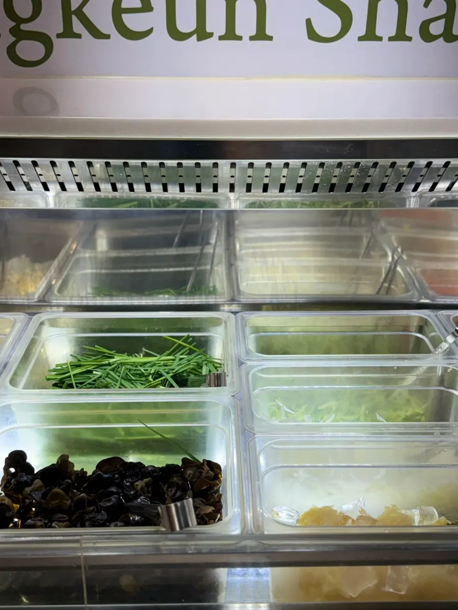 Vegetable corner of the self-bar