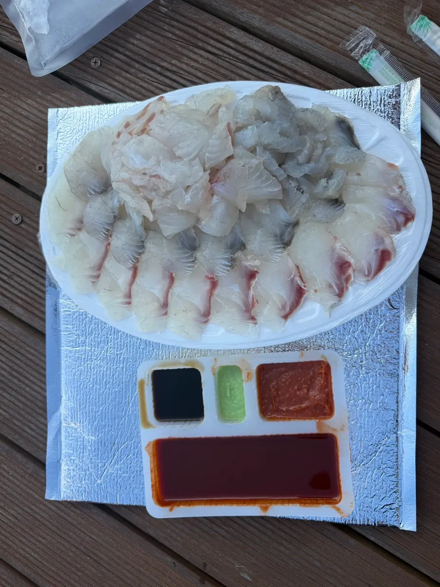 Cold-packed box filled with ice to keep the fish fresh