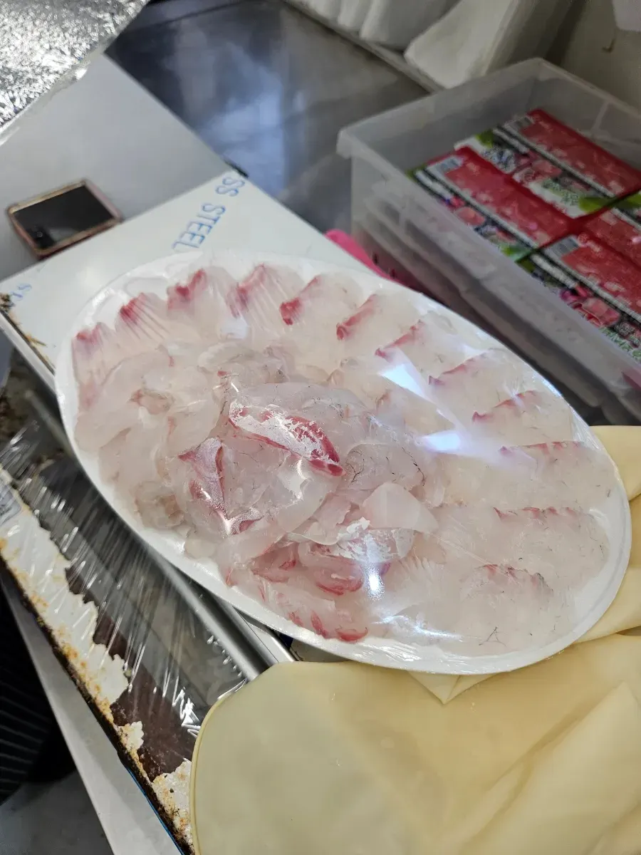 포장 완료된 참돔회 봉지