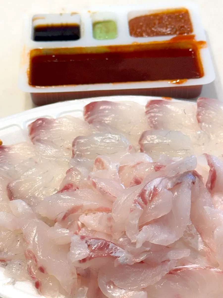 Chewy red sea bream sashimi and fin meat