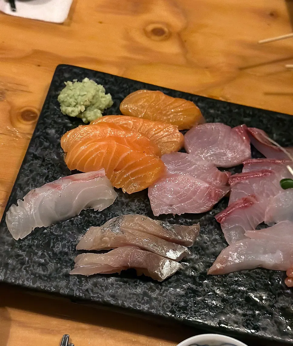 Seasonal sashimi assortment