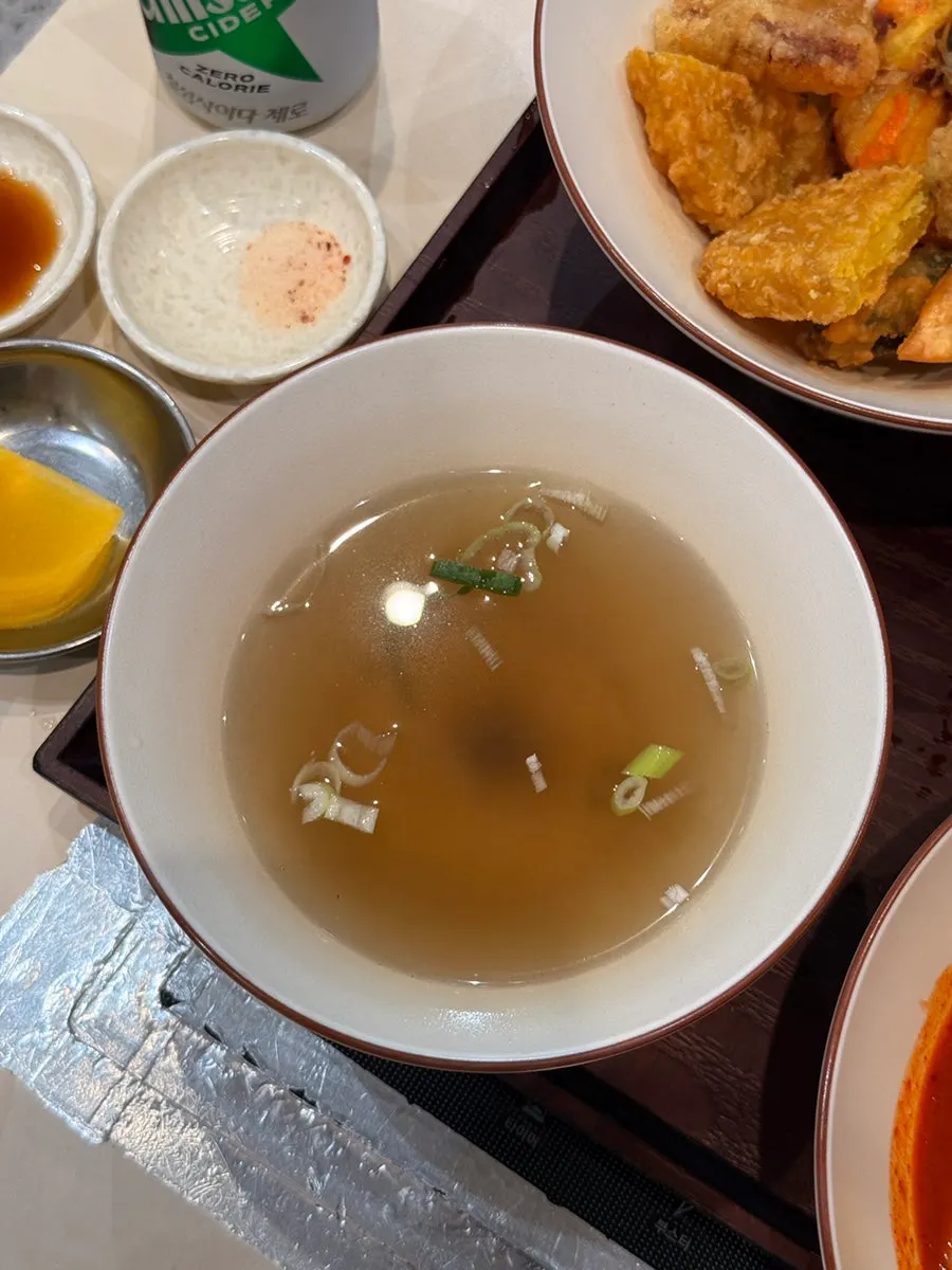 세트와 함께 나온 어묵 국물