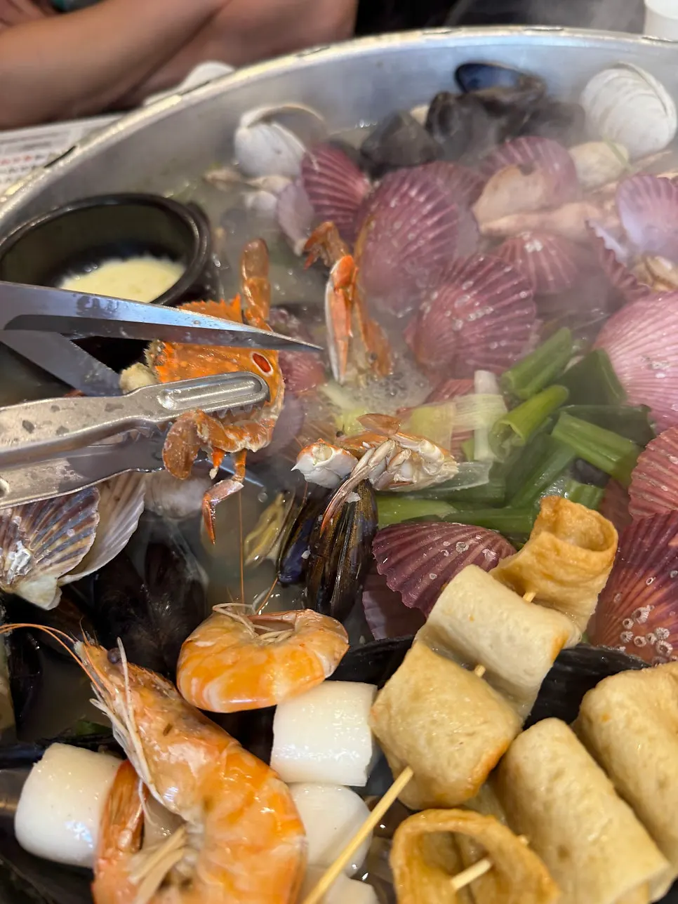 Hot pot menu with small, medium, and large size options