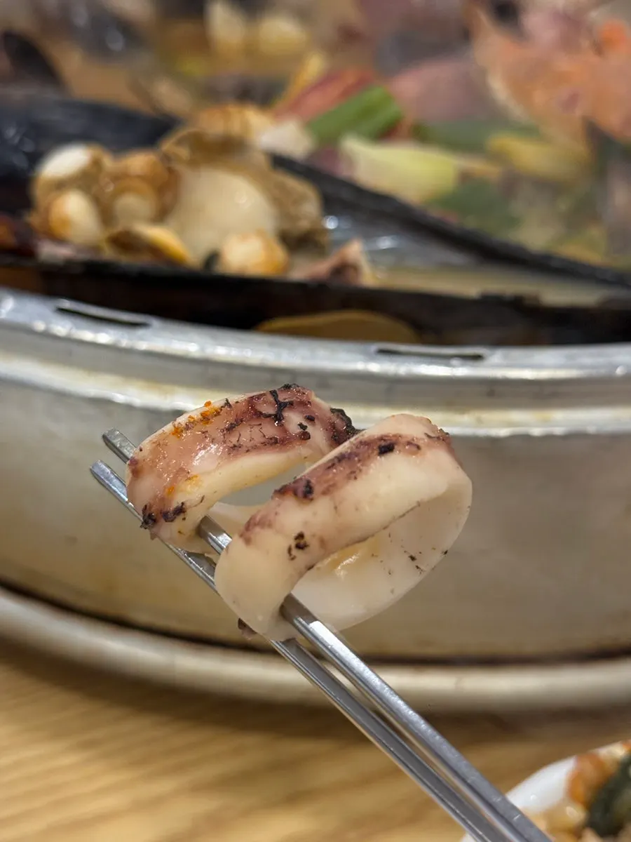 Clam hot pot being cooked