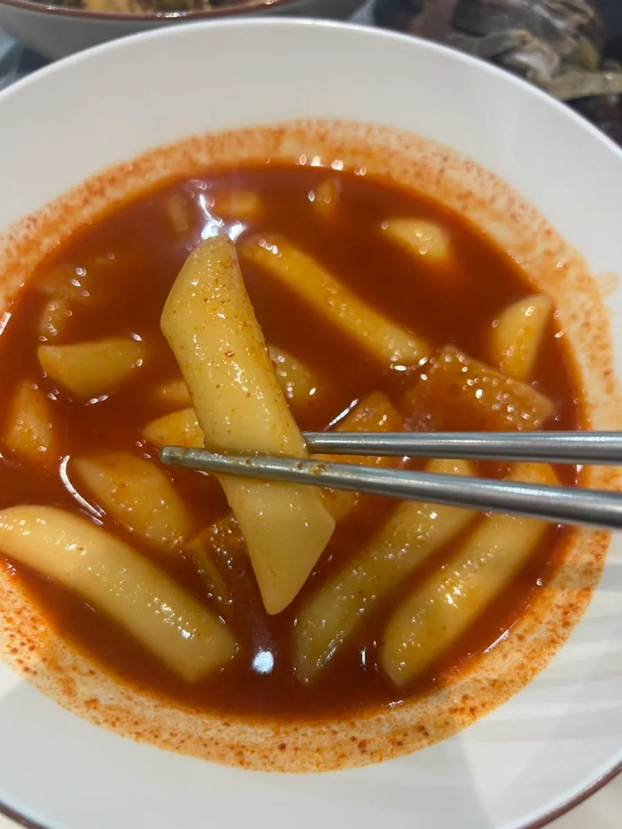 Medium-spice tteokbokki and the full set