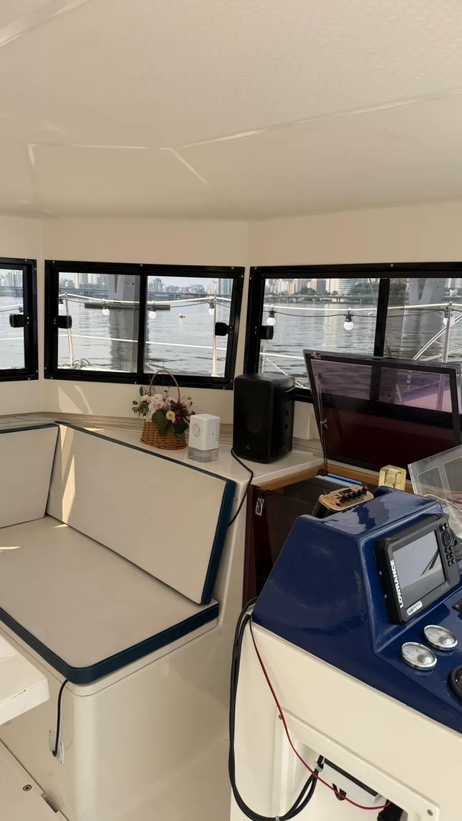 Sailing Paradise yacht tour information