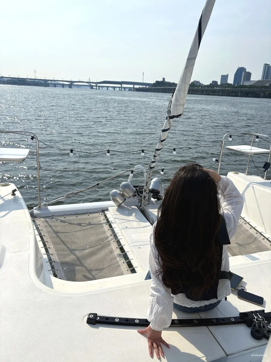 Photo taken in the yacht photo-spot chair