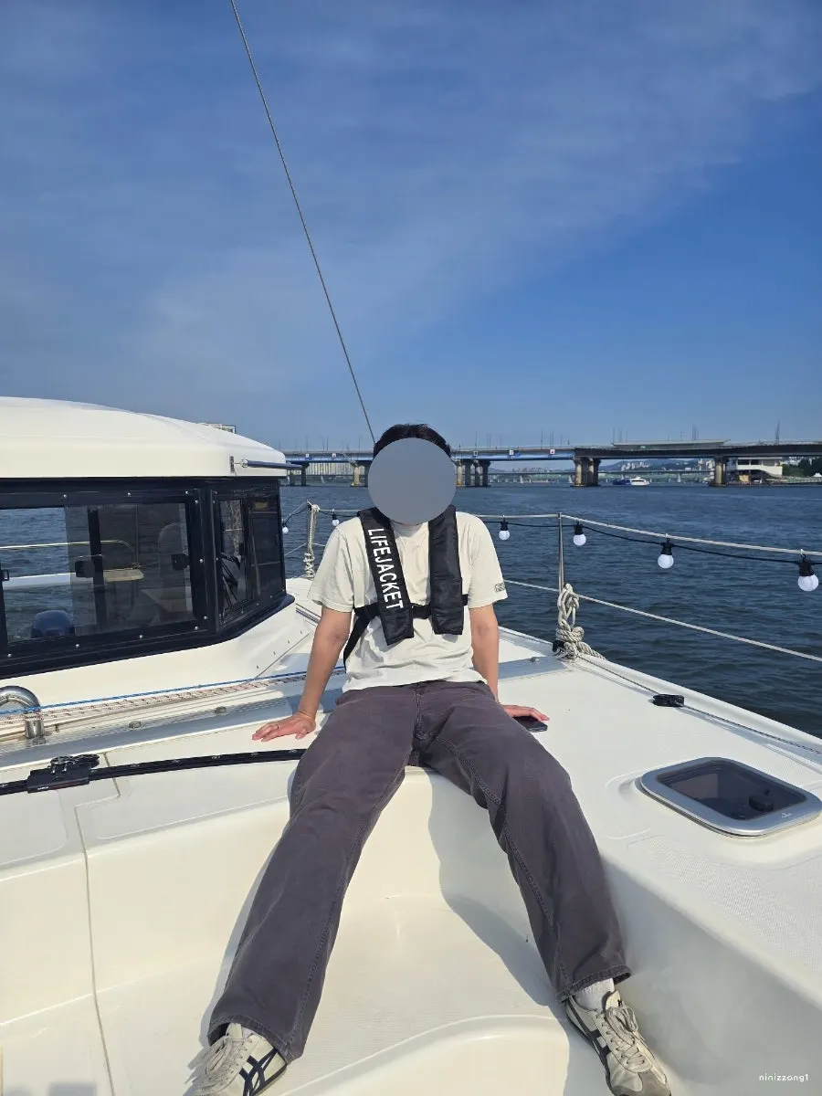 Natural-light photo spot aboard the yacht
