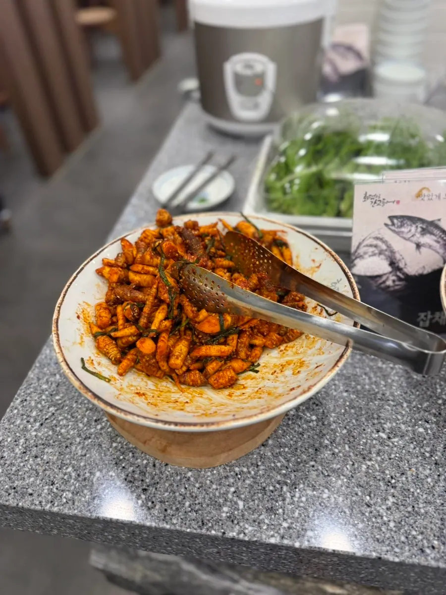Free self-serve side dish corner