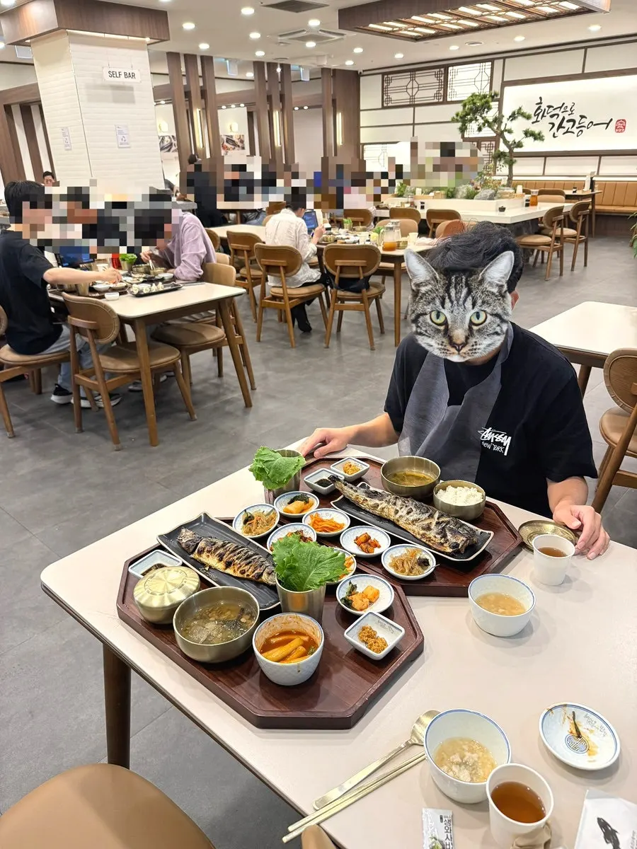 Grilled fish set at Hwadeogeuro Gan Godeungeo Bansang Yeouido