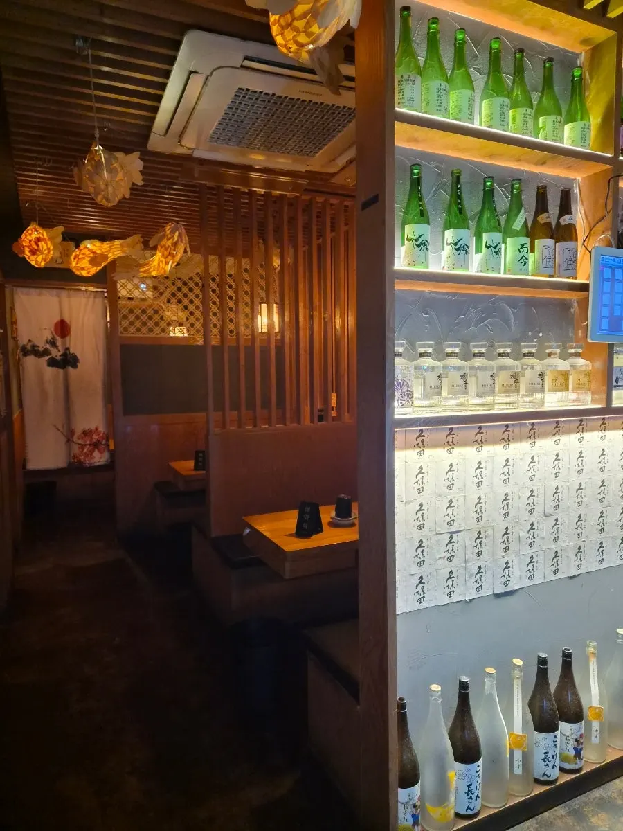 Table layout at Robadayakki Sodam Yeouido Branch