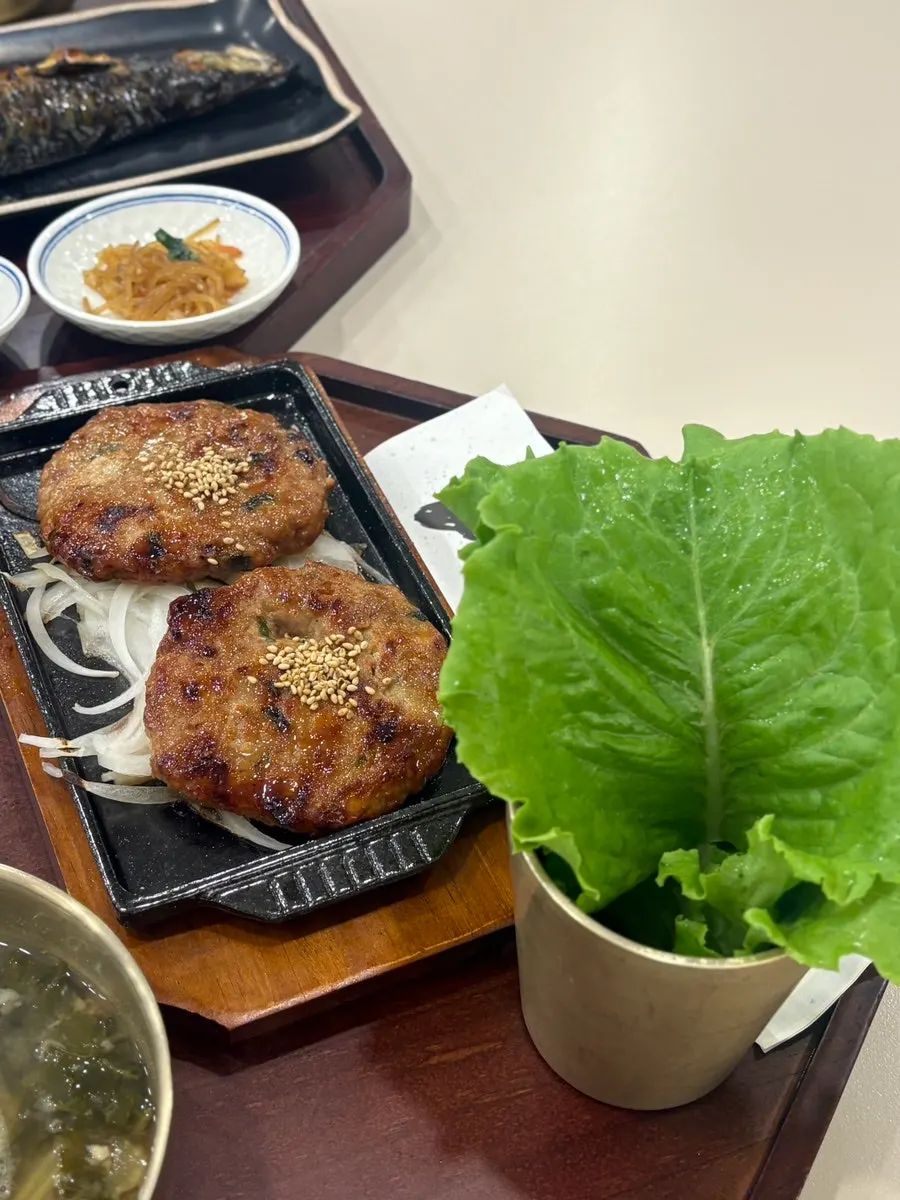 Grilled-fish and tteokgalbi set meals