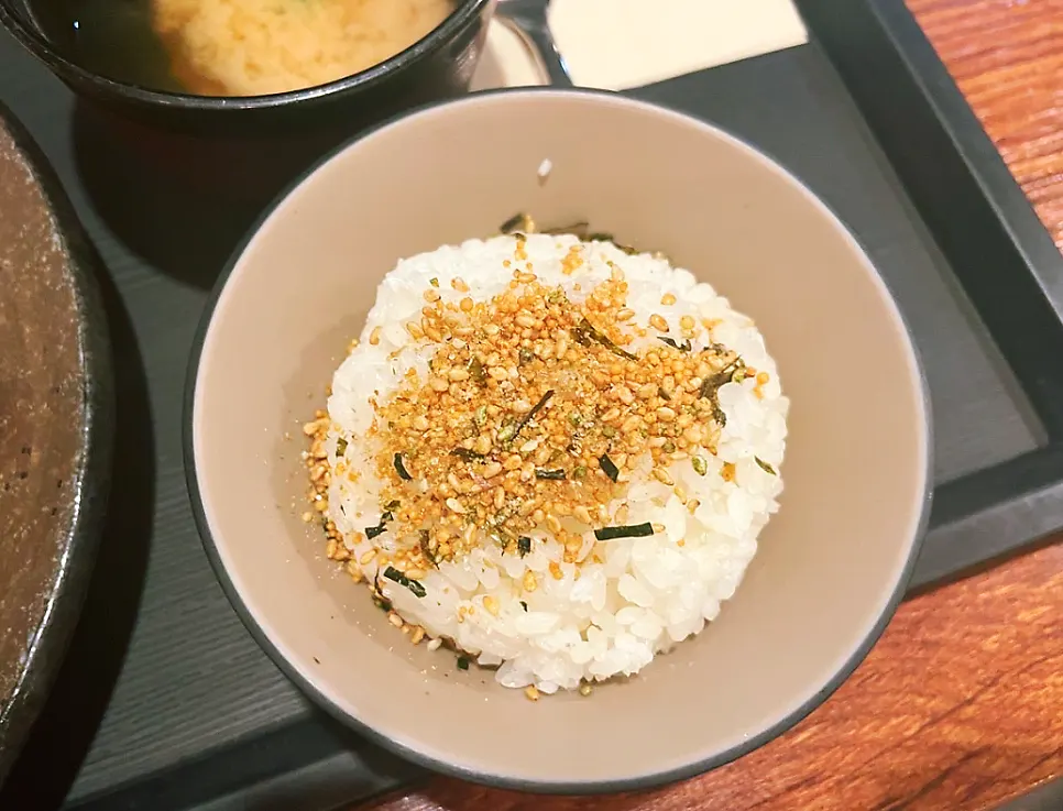 Sharing gyukatsu on a date