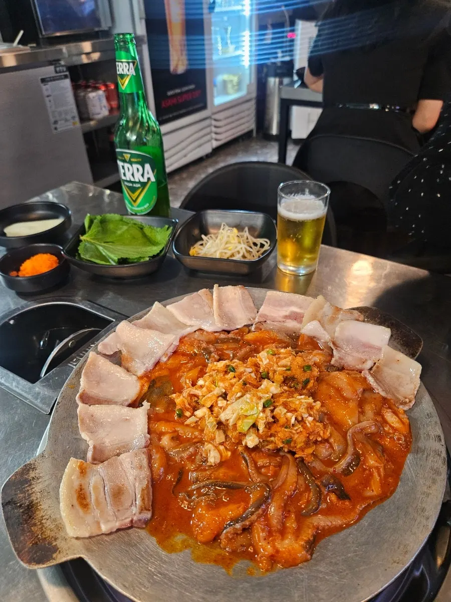 쭈꾸미와 삼겹살 조합 이미지
