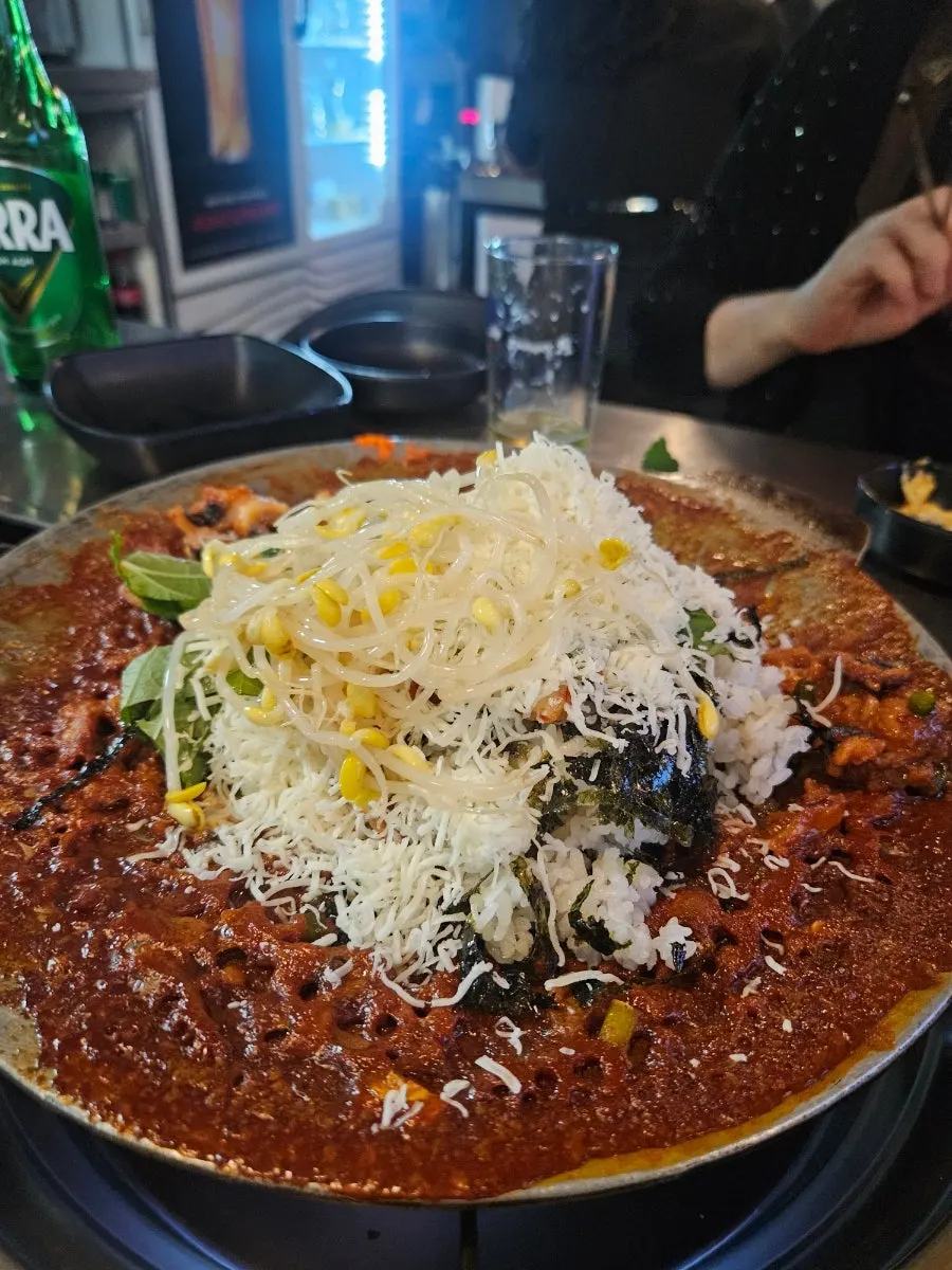 철판 치즈 볶음밥 이미지