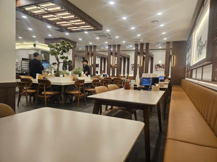 식사를 마친 화덕으로간고등어반상 여의도점 테이블