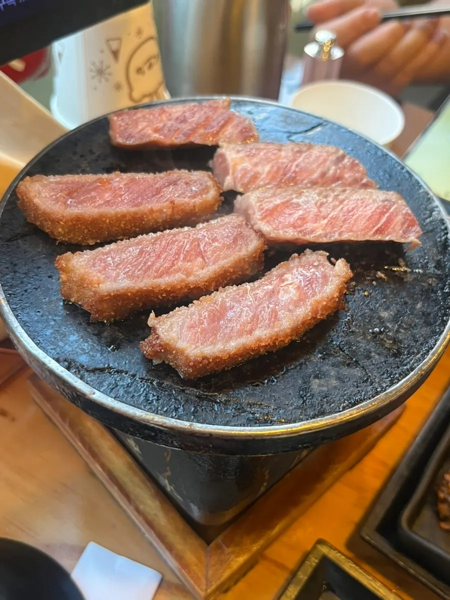 Gyukatsu served with rice and salad