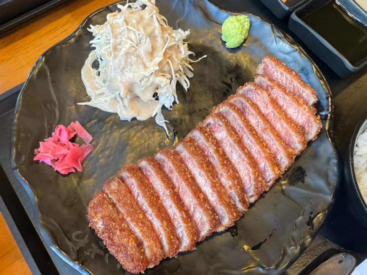 Context photo of Izawa's gyukatsu set