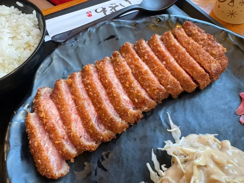 Context photo of Izawa's gyukatsu set