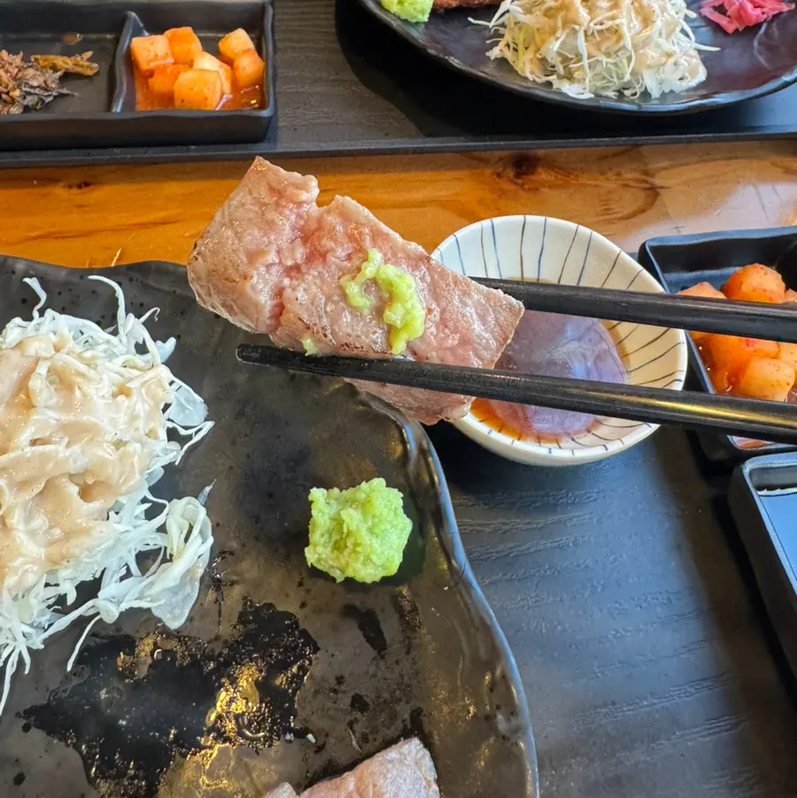 Context photo of a meal during a Yeouido outing