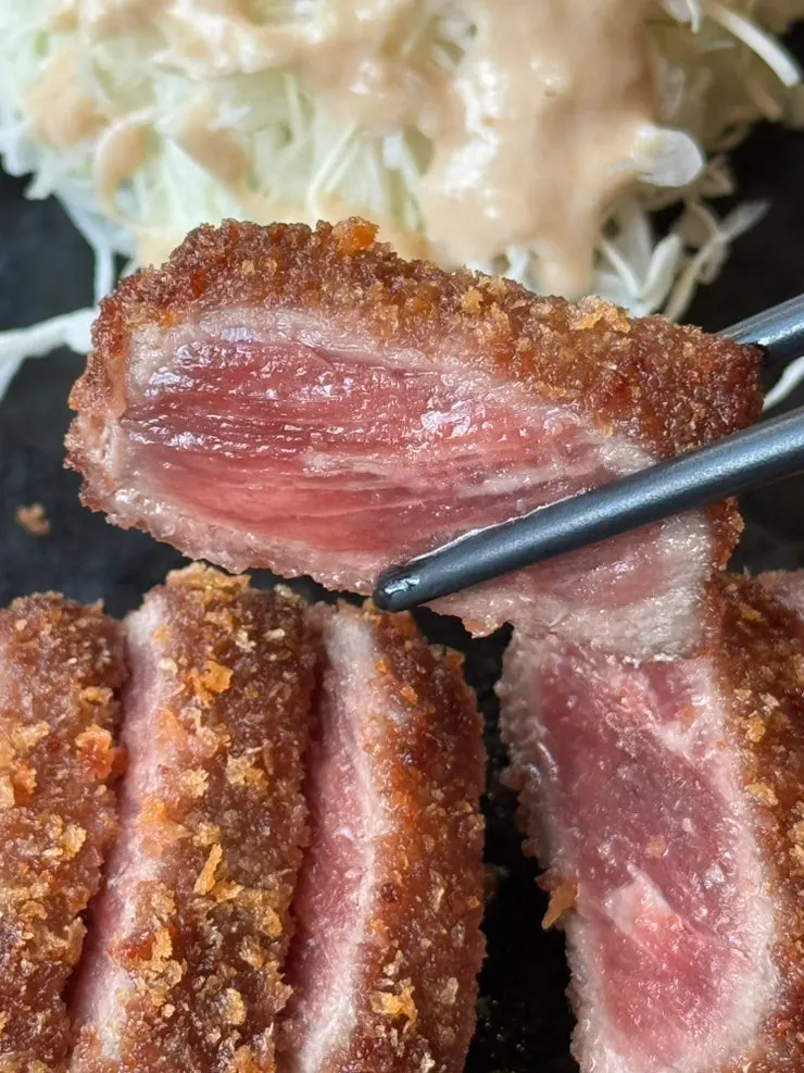 Cross-section of sirloin gyukatsu with a thin coating