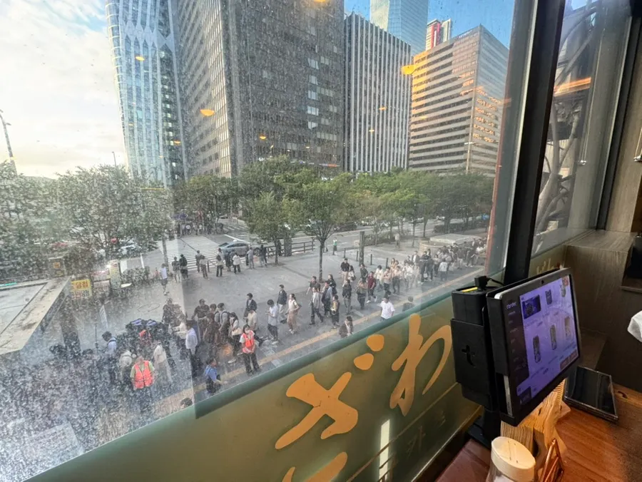 晚餐时段的伊泽和店内座位