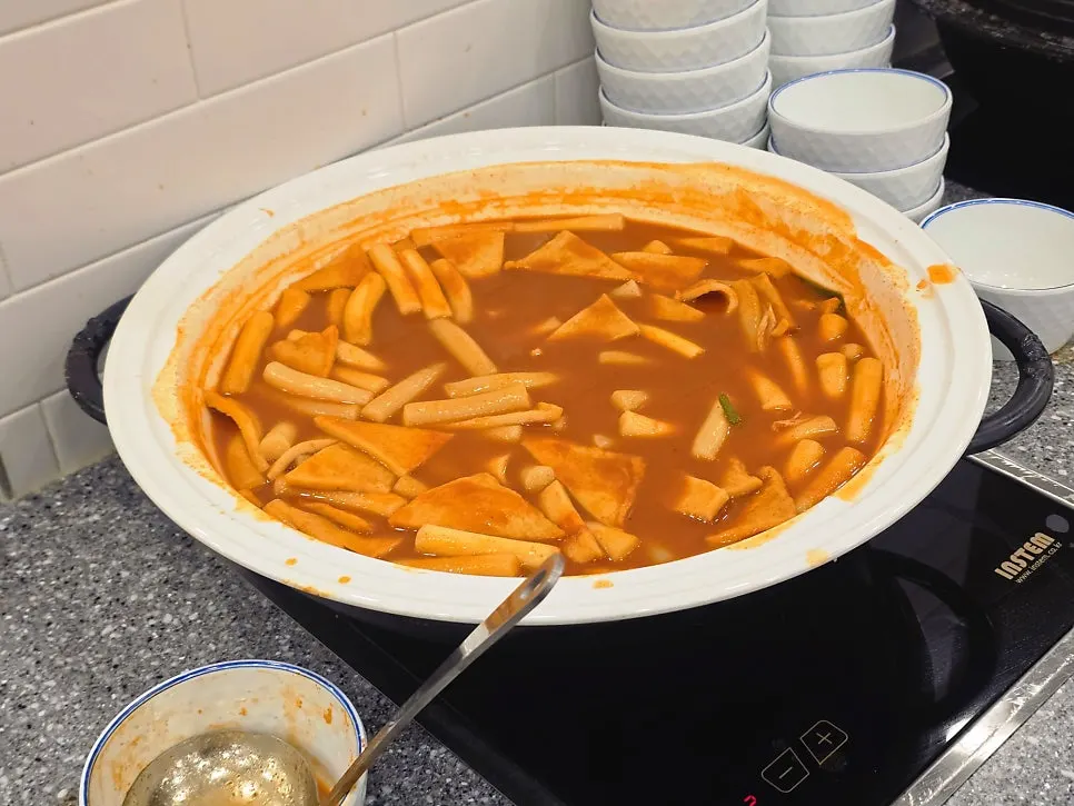 Self-bar area for tteokbokki