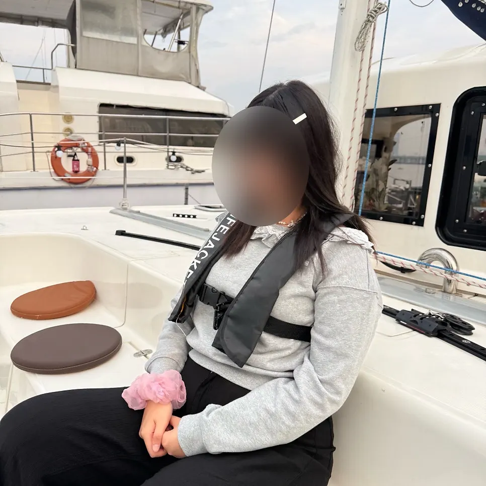한강 위에서 본 주황빛 노을 하늘