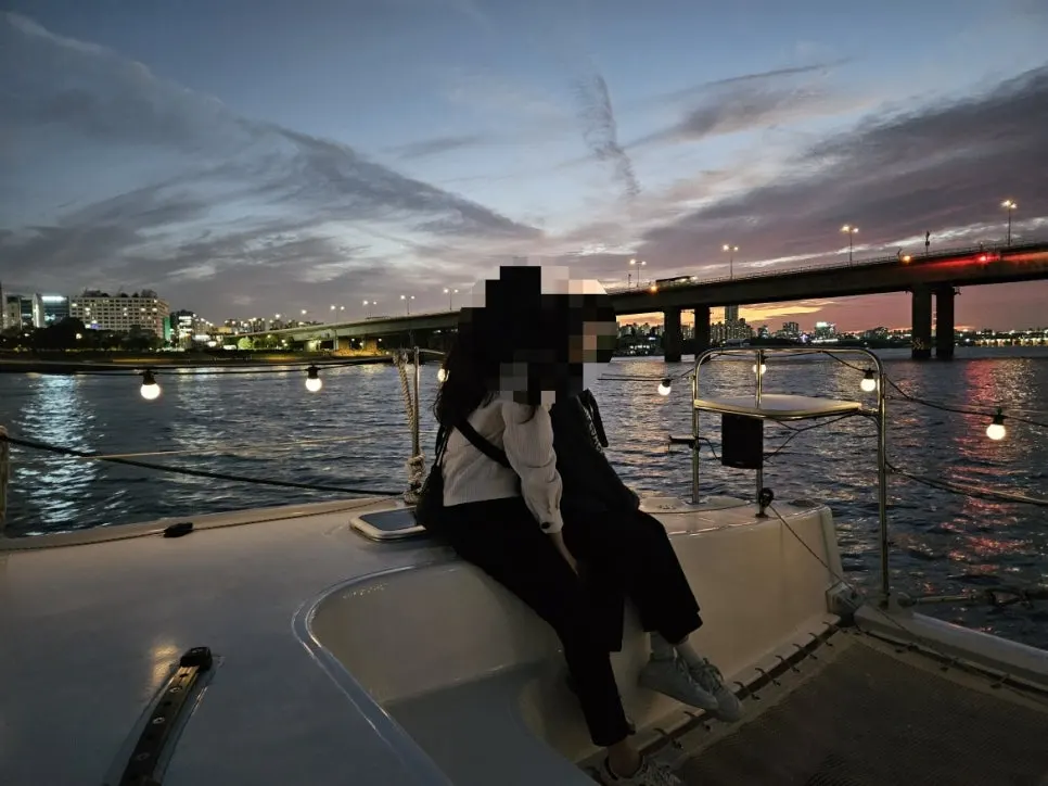Yacht dock at Yeouido Hangang Park at sunset