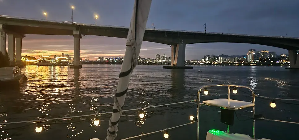 Seoul's night view seen from the Han River yacht