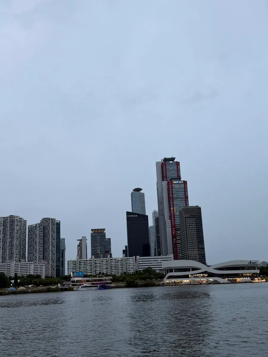 Seoul scenery viewed from a Han River yacht