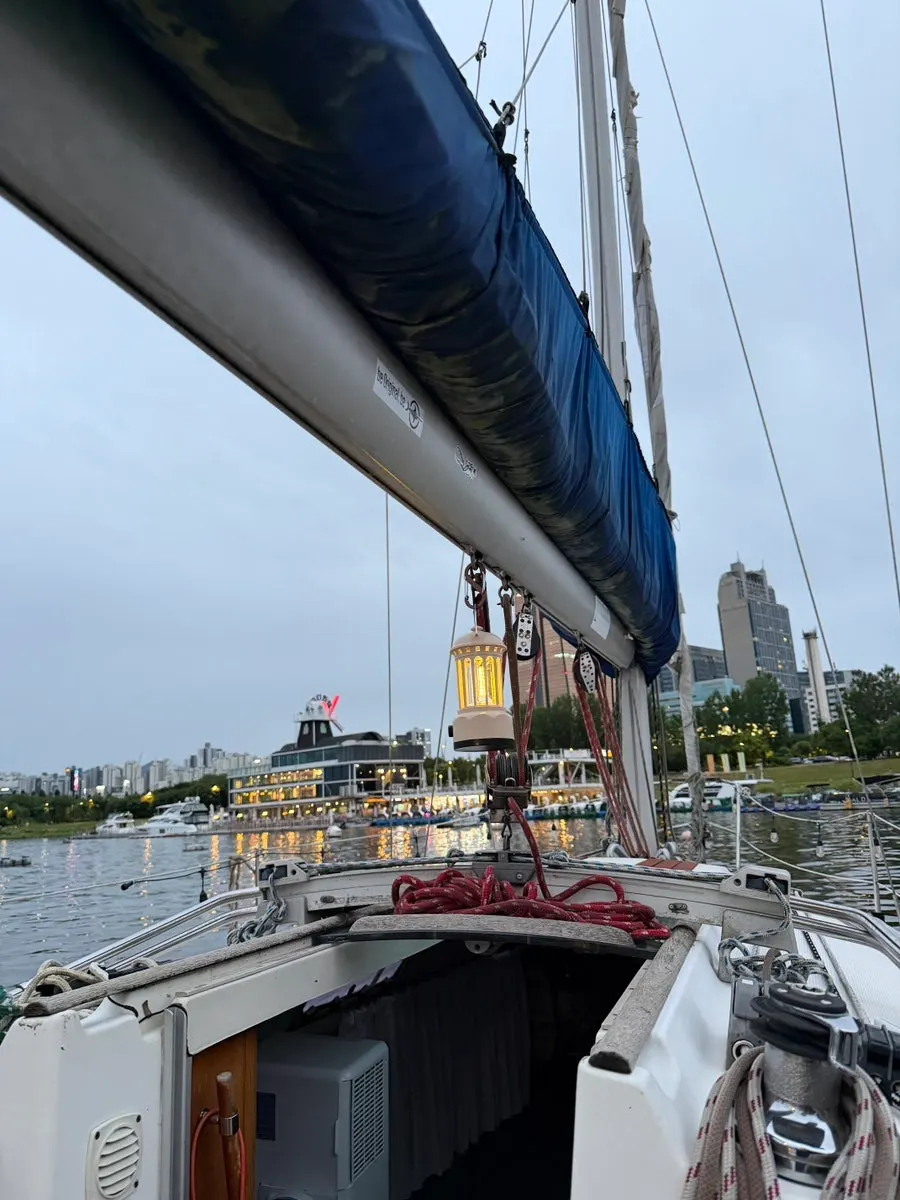 Han River yacht after the ride