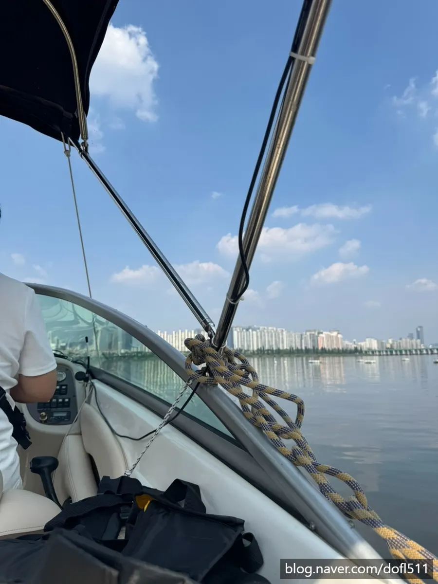 Preparation process before boarding the yacht