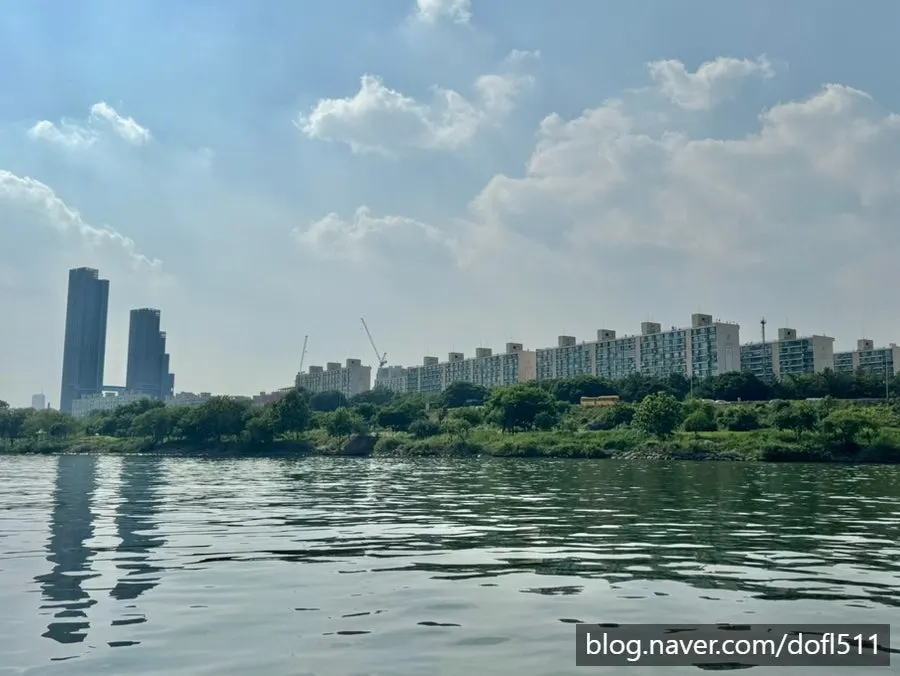 Seoul cityscape from the Han River