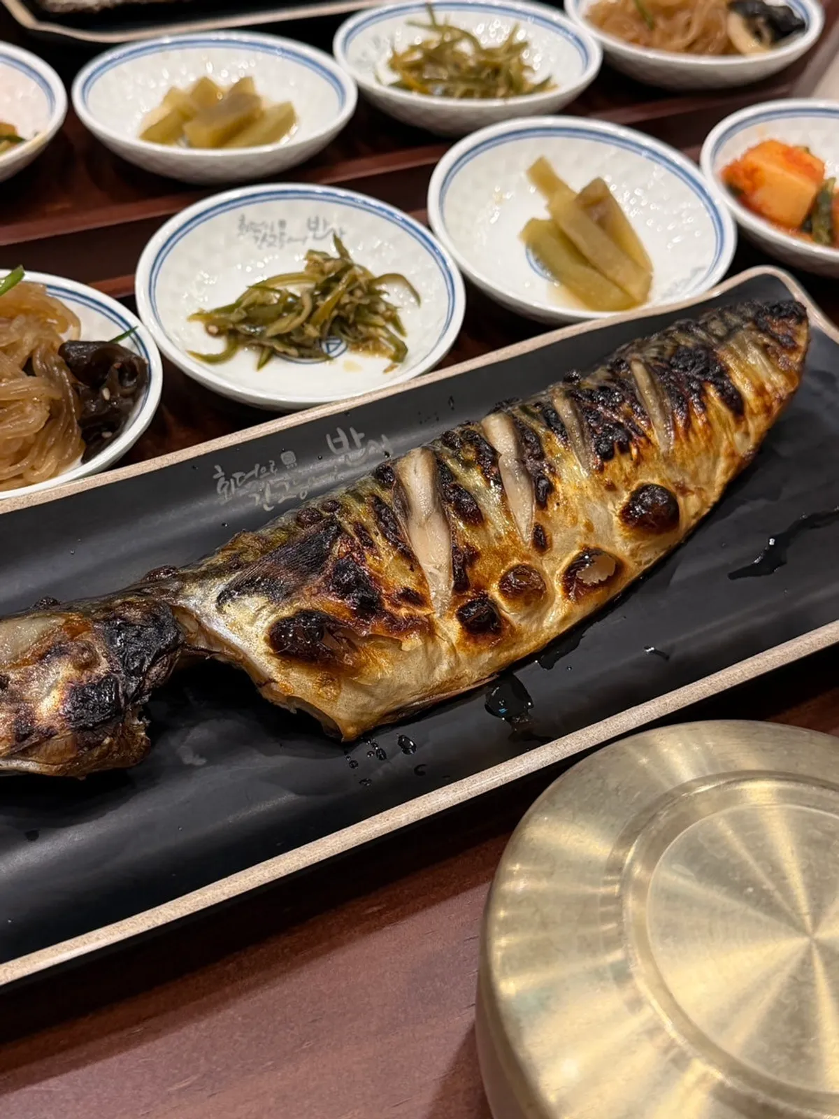 Table setting of the grilled mackerel set