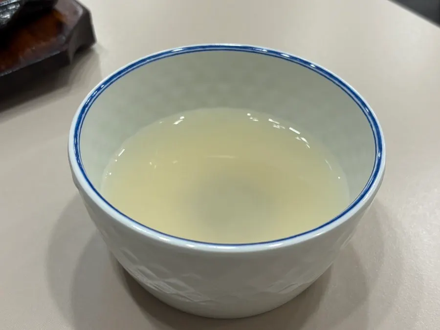 식사 마무리로 마신 뜨끈한 숭늉