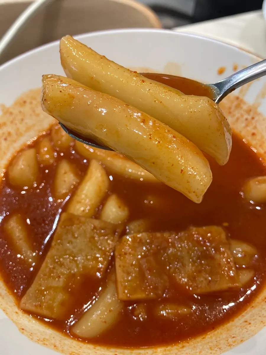 Chewy wheat rice cake tteokbokki with broth