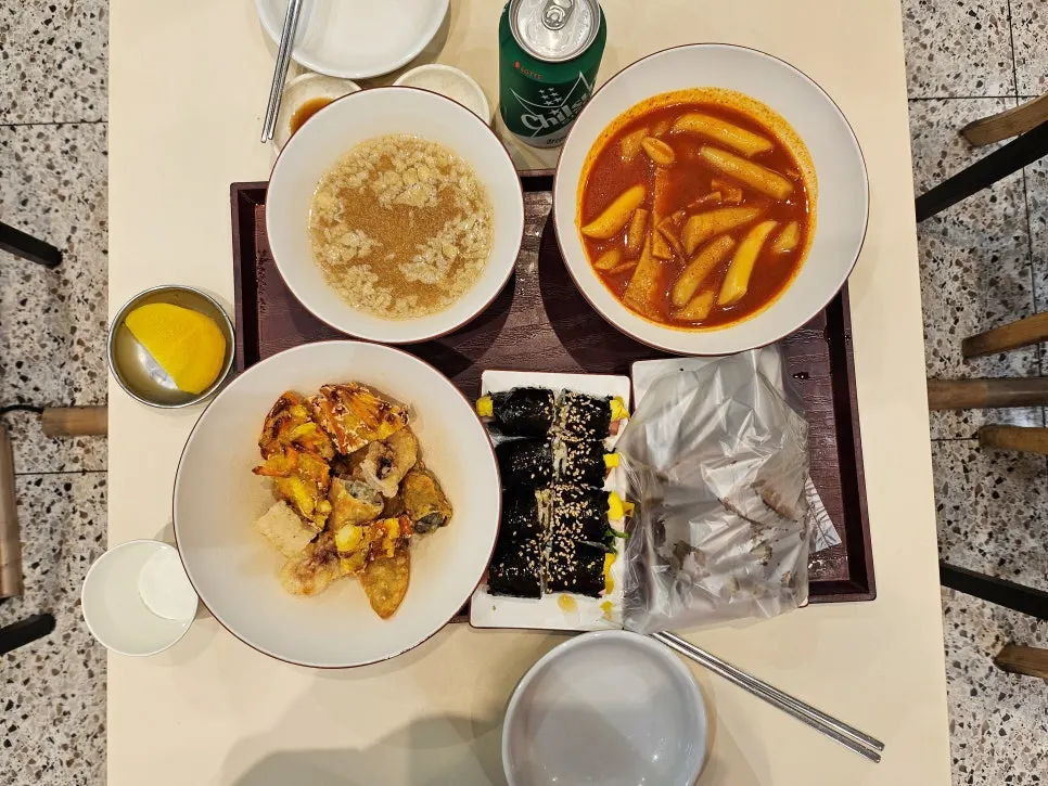 Closing shot of the Hyeonseonine Premium Korean snack combo set at IFC Mall, Yeouido