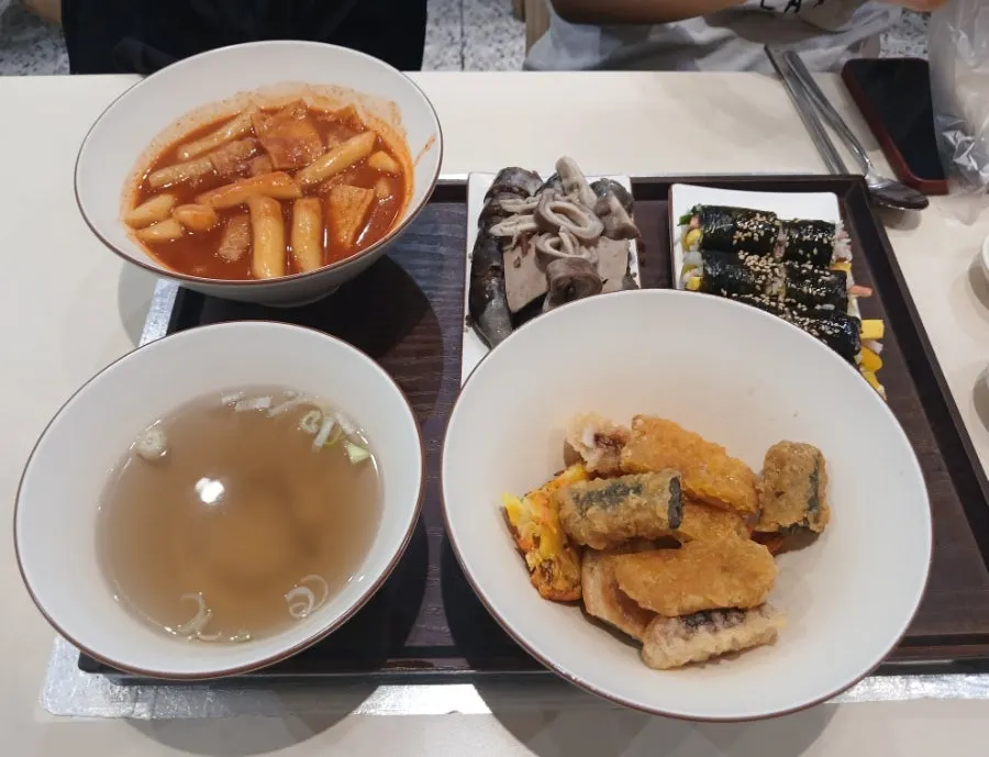 Hyeonseonine store discovered before the fireworks festival