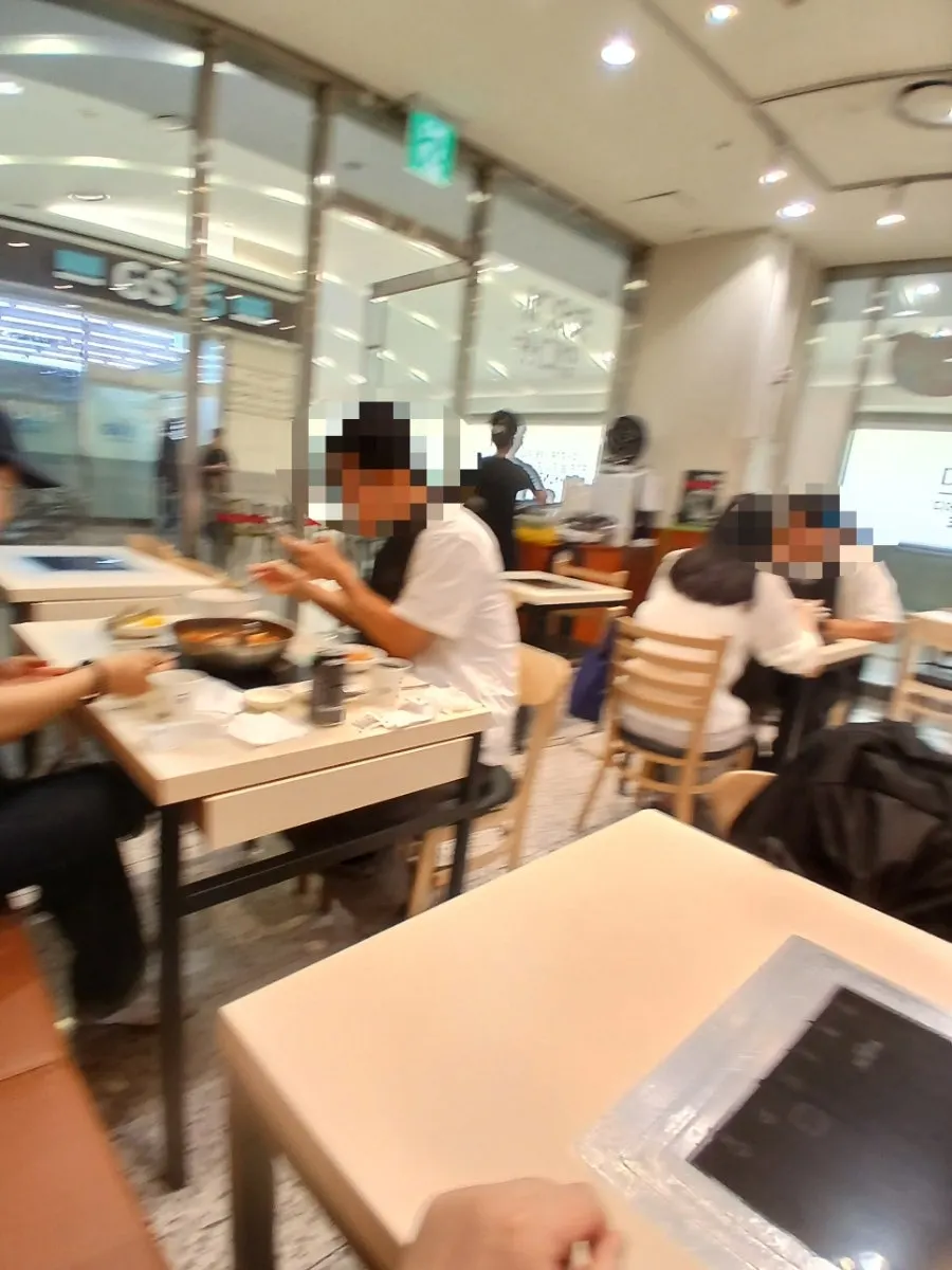 Busy Hyeonseonine IFC directly operated branch