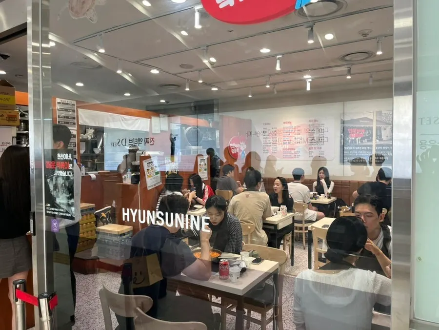 현선이네 프리미엄 매장 내부