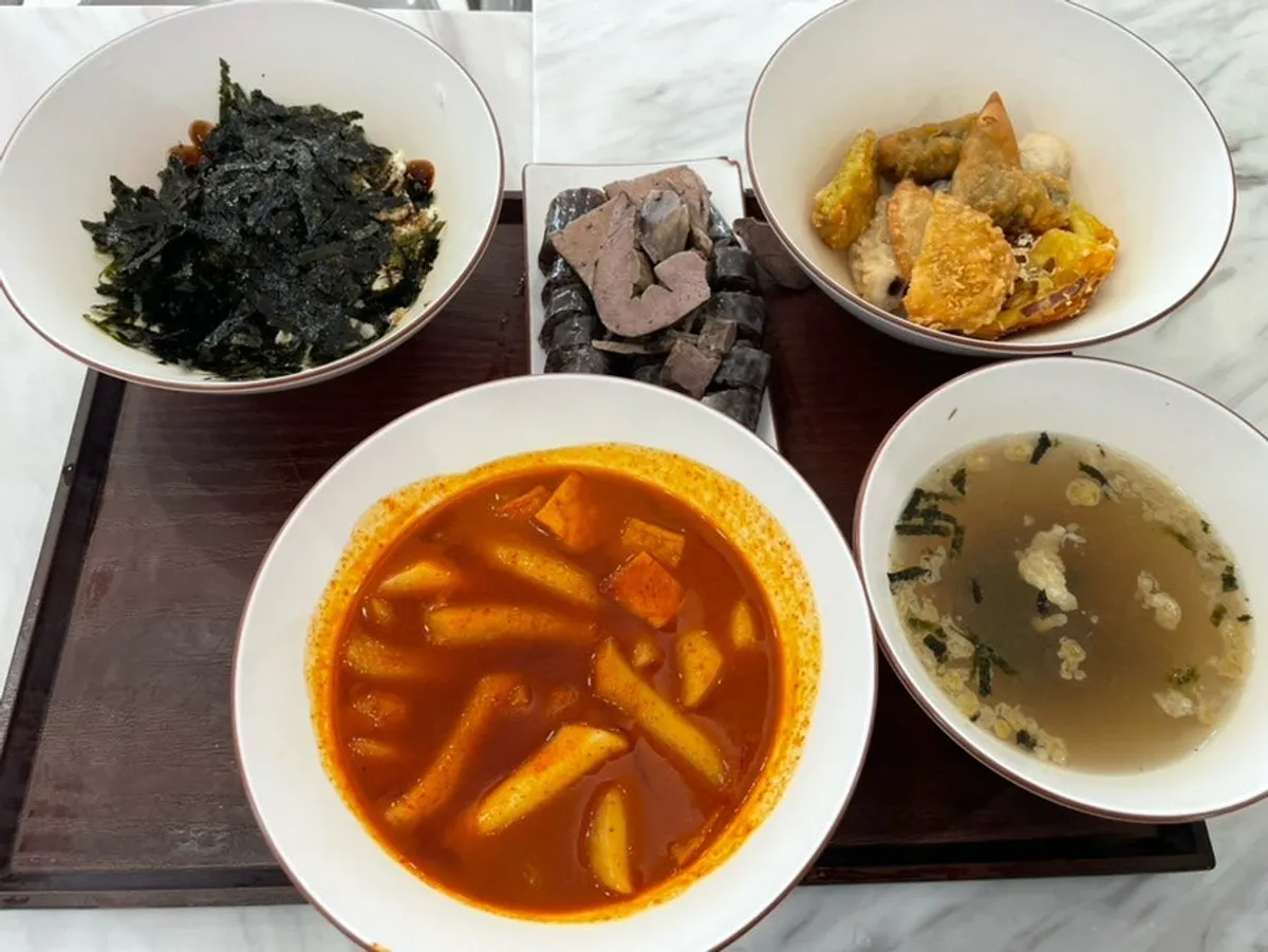 떡볶이 순대 튀김 주먹밥 콤보 한상