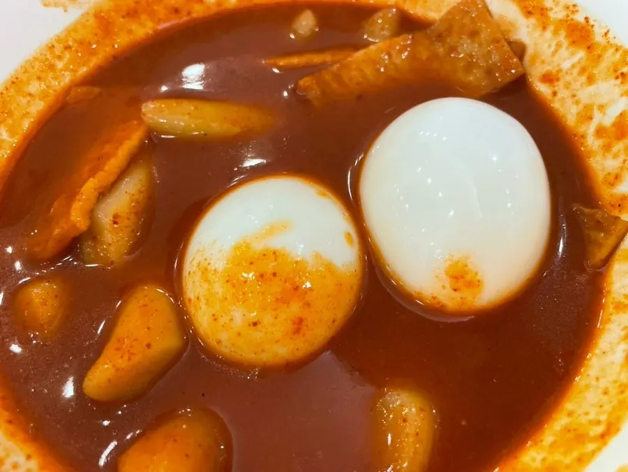 떡볶이와 함께 먹는 주먹밥