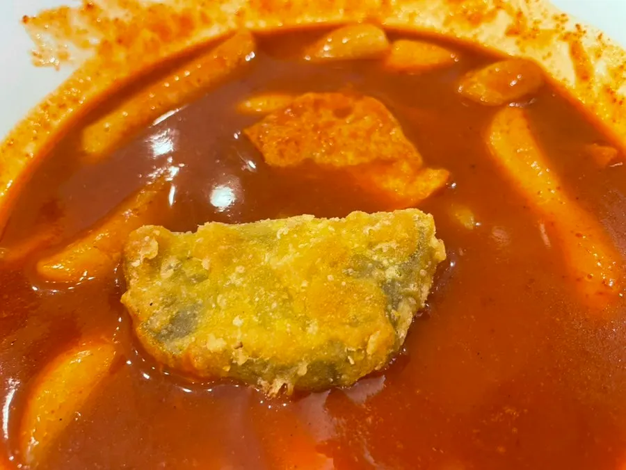 떡볶이 양념과 삶은 계란