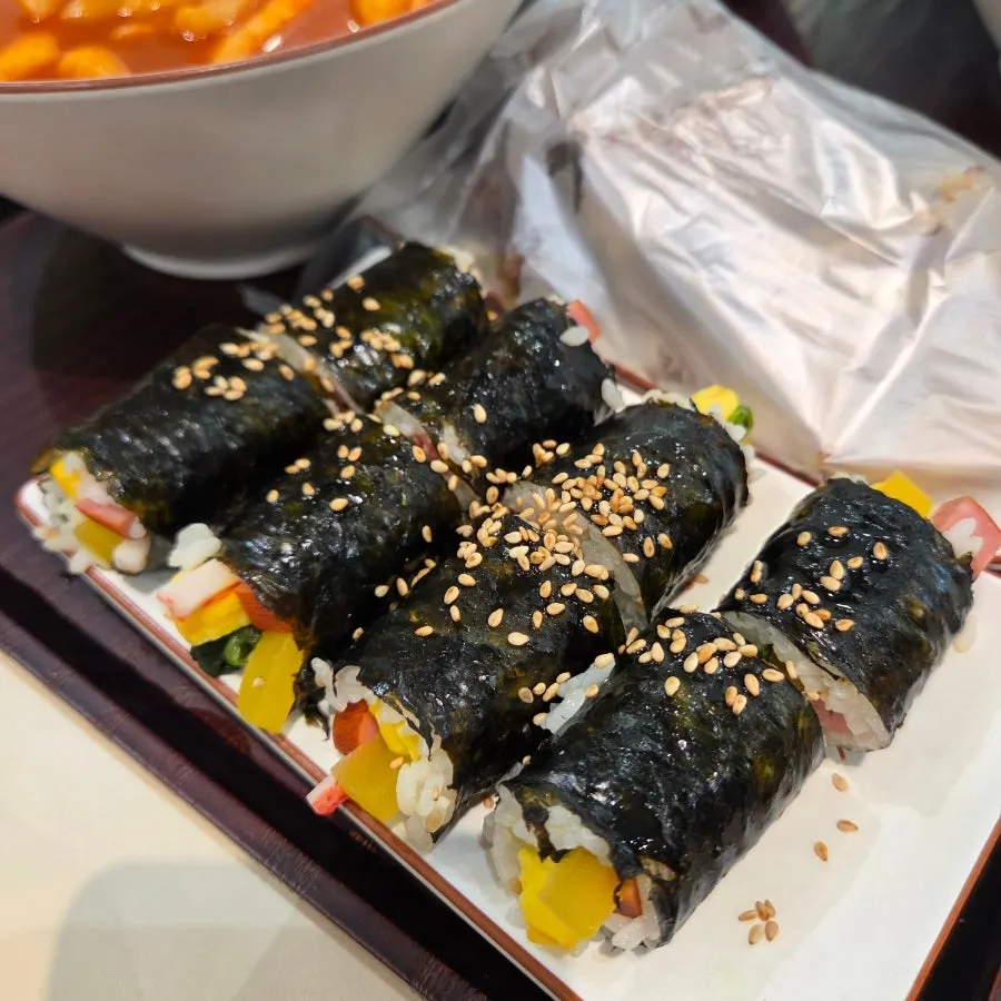 양념이 자작하게 남은 순한맛 떡볶이