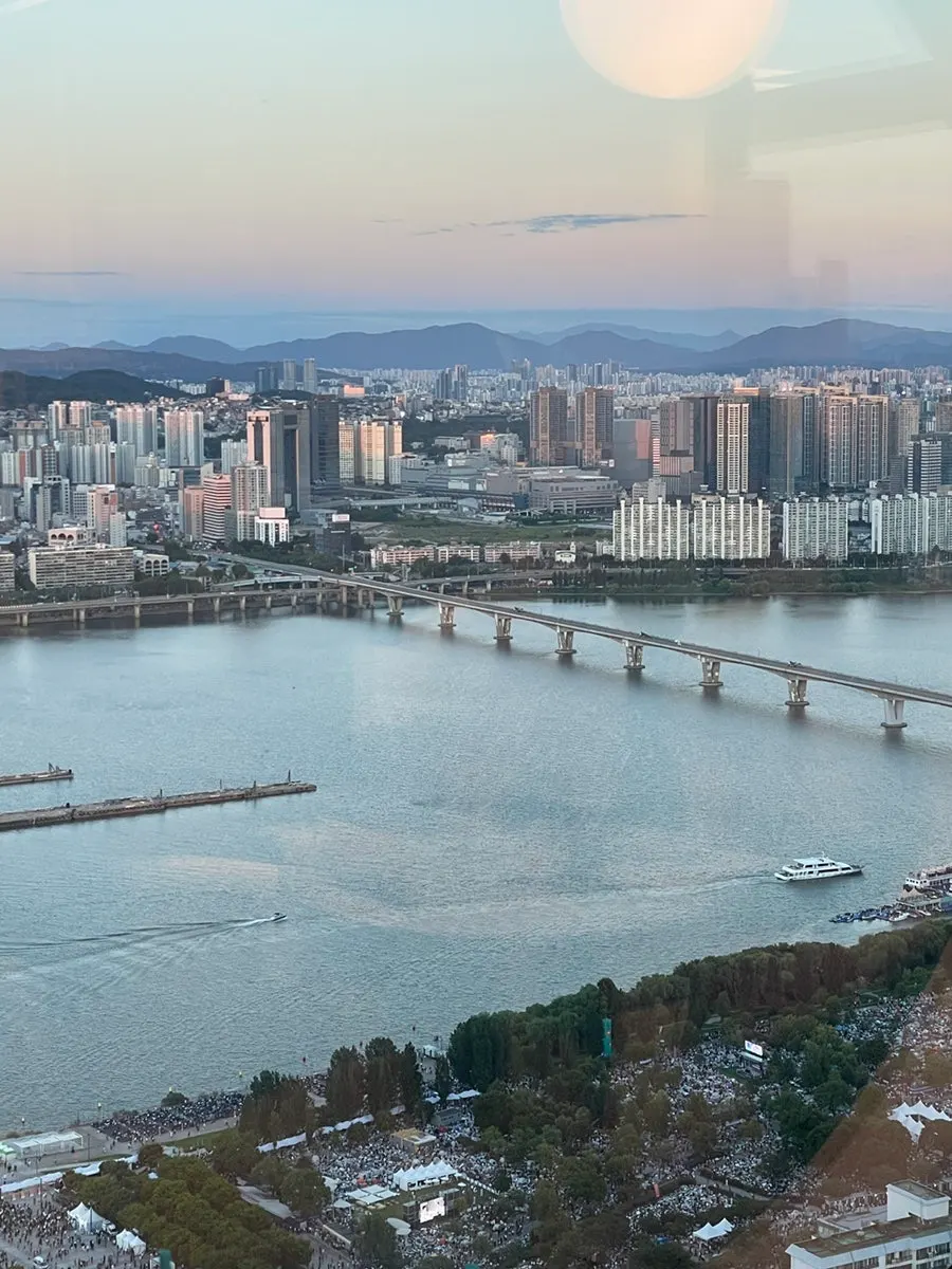 Yeouido scenery before the fireworks festival