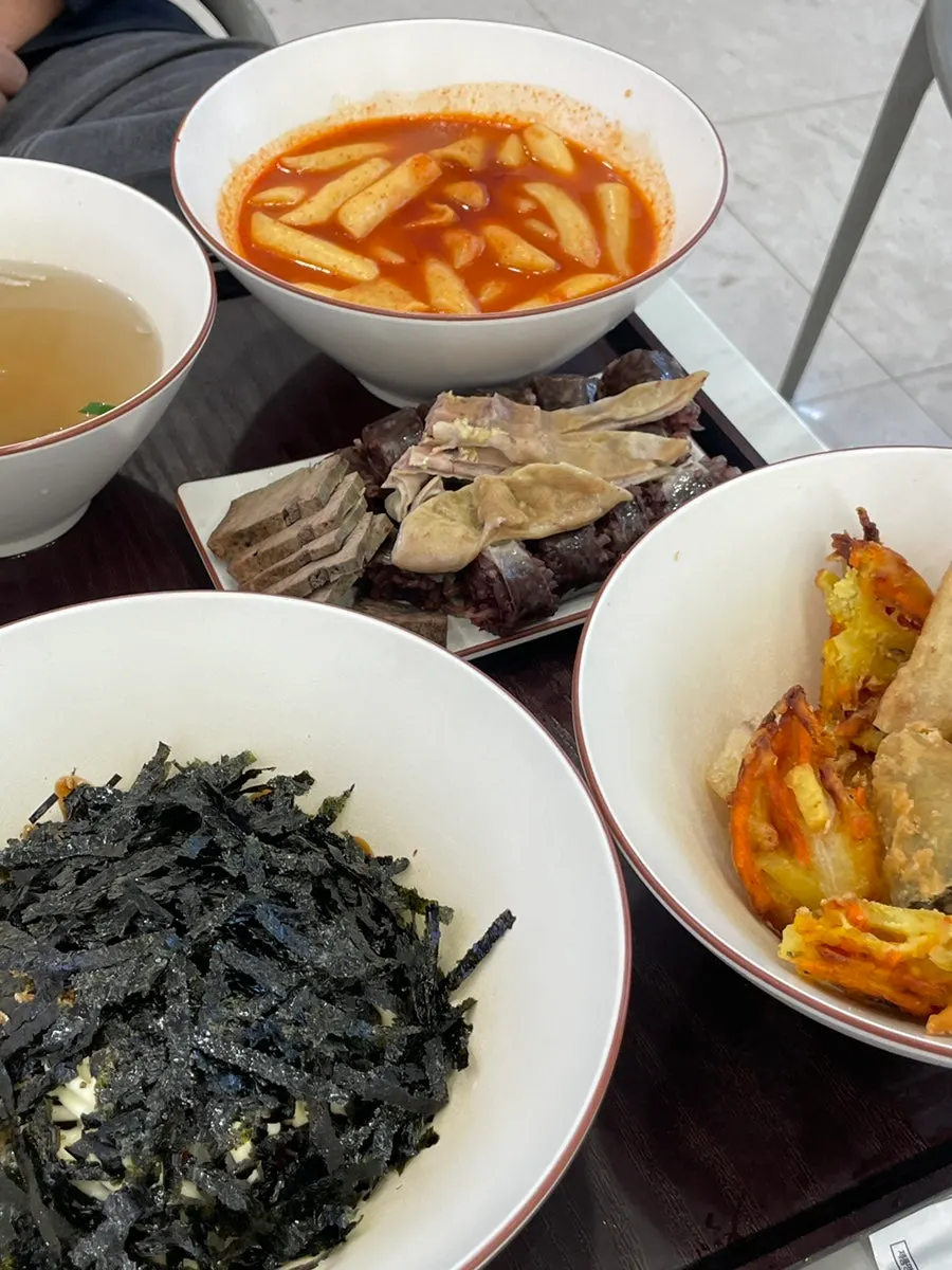 Neatly arranged self-serve bar at Hyeonseonine