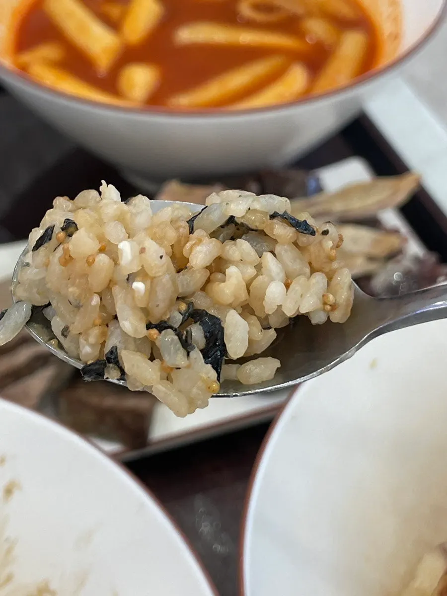 Rice ball included in the set