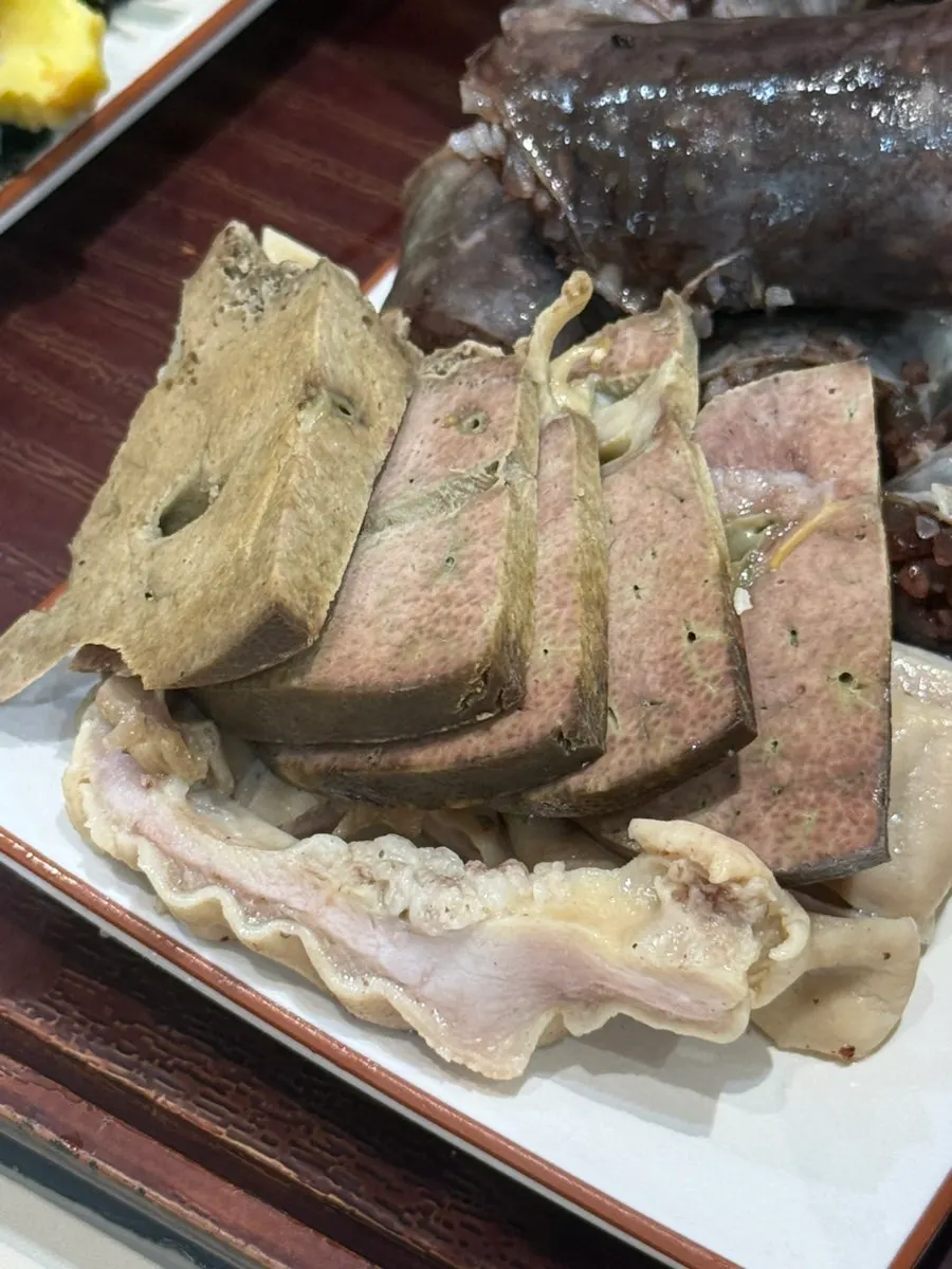 Hyeonseonine sundae served with lung and liver